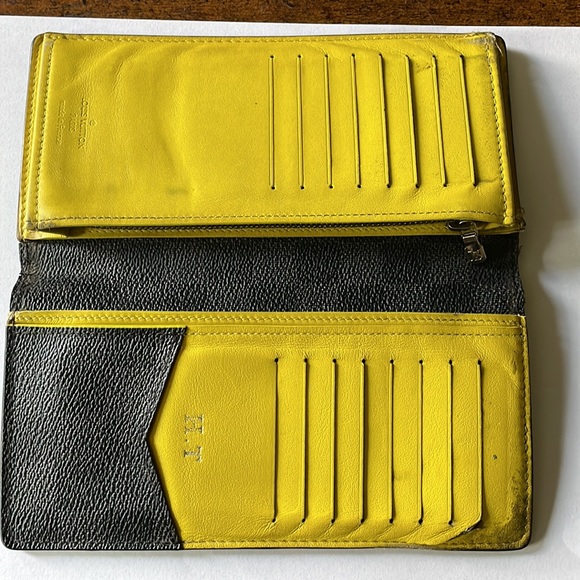 Louis Vuitton Brazza Damier Graphite Yellow Stripe Wallet- FLAWED GEM - Picture 7 of 13